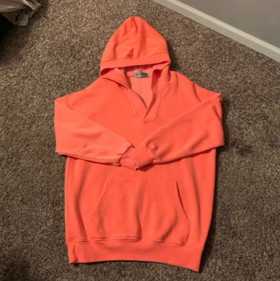 FILLY FLAIR Coral Vneck Hoodie. Size Small - Picture 4 of 4